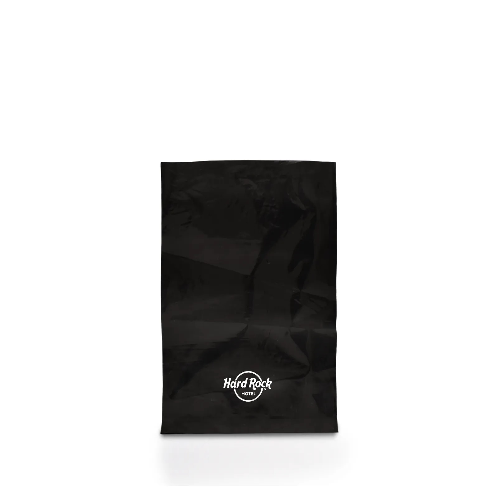 Bolsa plana chica de color negro con el logotipo de los hoteles: Hard Rock.