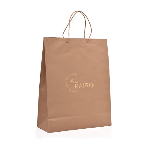 Bolsa de papel con acabado Hot Stamp dorado en el logotipo fabricada para: AL PAIRO.