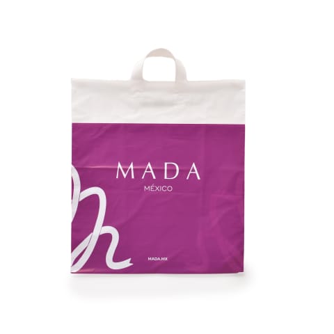 Bolsa de plástico color rosa con blanco con asas flexibles impresa para: Mada México
