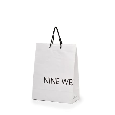 Bolsa blanca impresa con logo para calzado de la marca: Nine West.