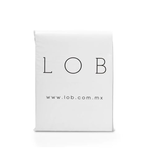 Bolsa resellable para e-commerce impresa con el logotipo de: LOB.