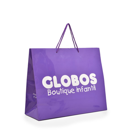 Bolsa color morado con plastificado brillante, impresa con logotipo Globos.