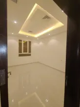 شقة للايجار في غرب عبدالله المبارك