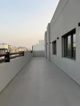 شقة للايجار في غرب عبدالله المبارك