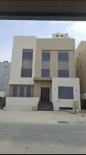 بيت للبيع في غرب عبدالله المبارك