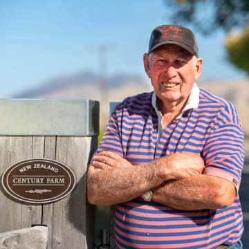 Murray Bishell & NZ Century Farm Award