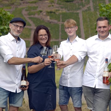Zum Wohl! Ihr Moselweingut Arnoldi