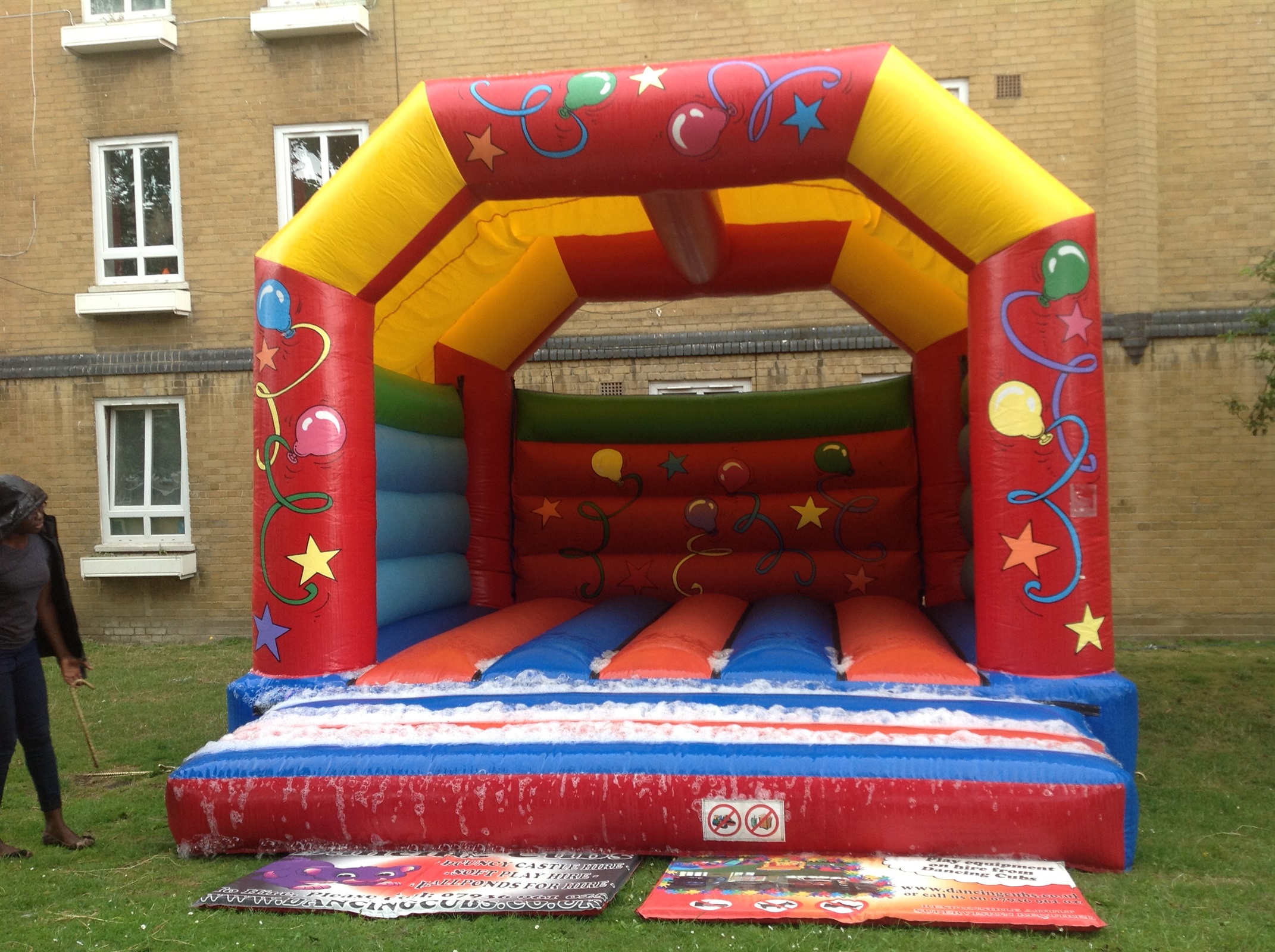 bouncy castle and soft play hire