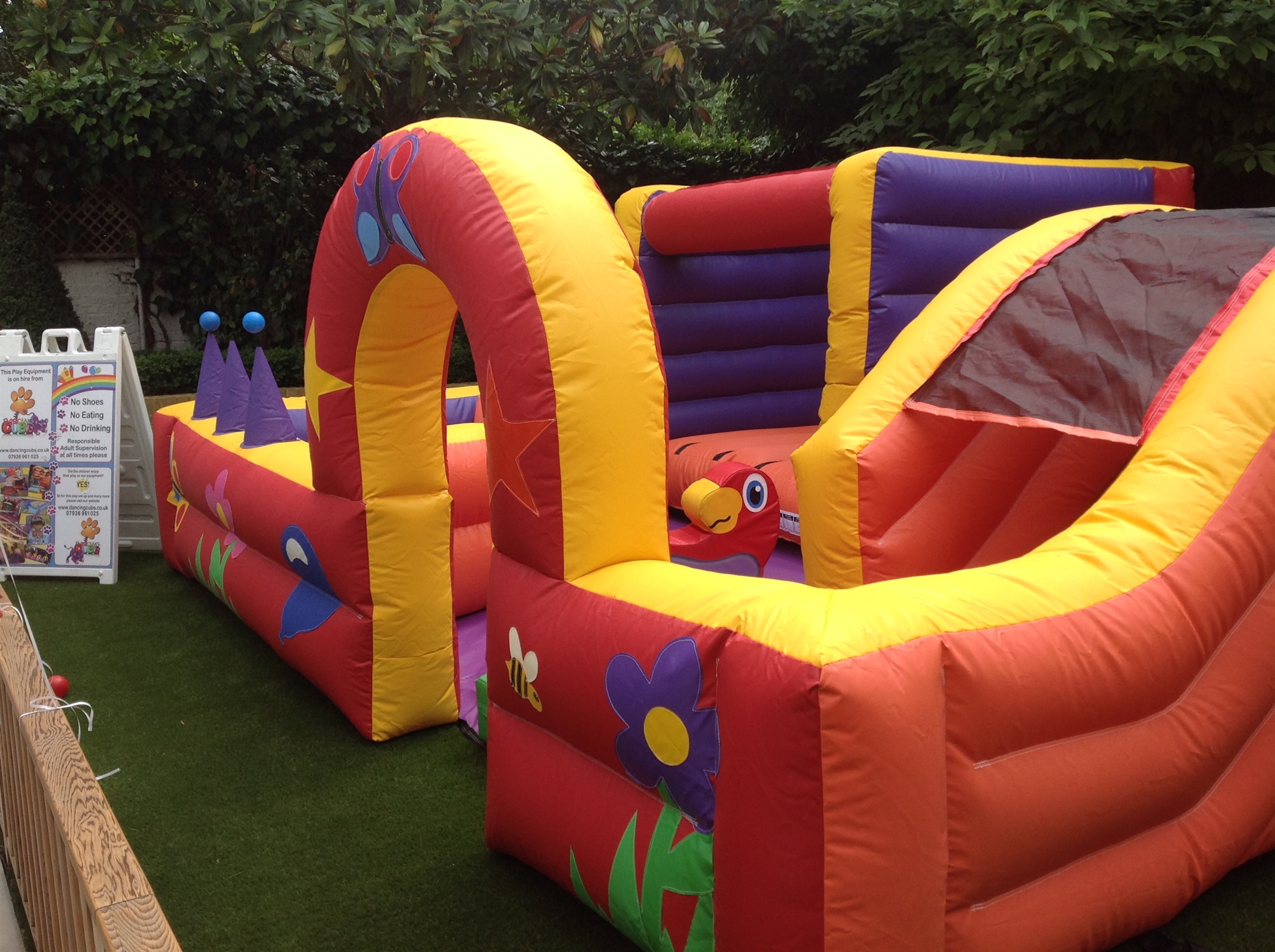 bouncy castle and soft play hire