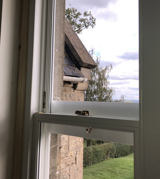 https://res.cloudinary.com/boxcleversashwindows/image/upload/v1743596484/website/images/latest-work/2025-04-detached-farmhouse-oxfordshire/After_1.jpg