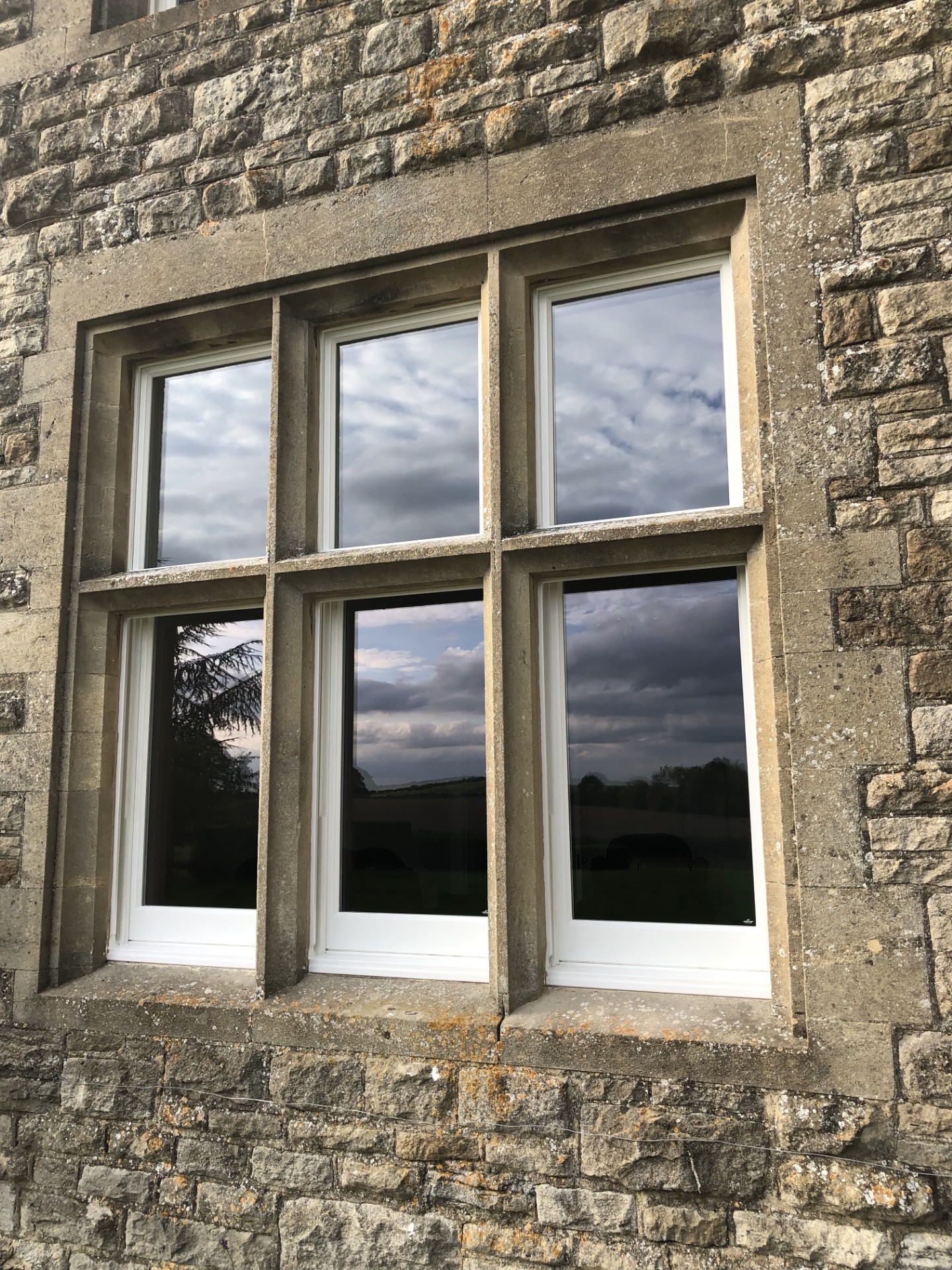 https://res.cloudinary.com/boxcleversashwindows/image/upload/v1743596485/website/images/latest-work/2025-04-detached-farmhouse-oxfordshire/After_8.jpg