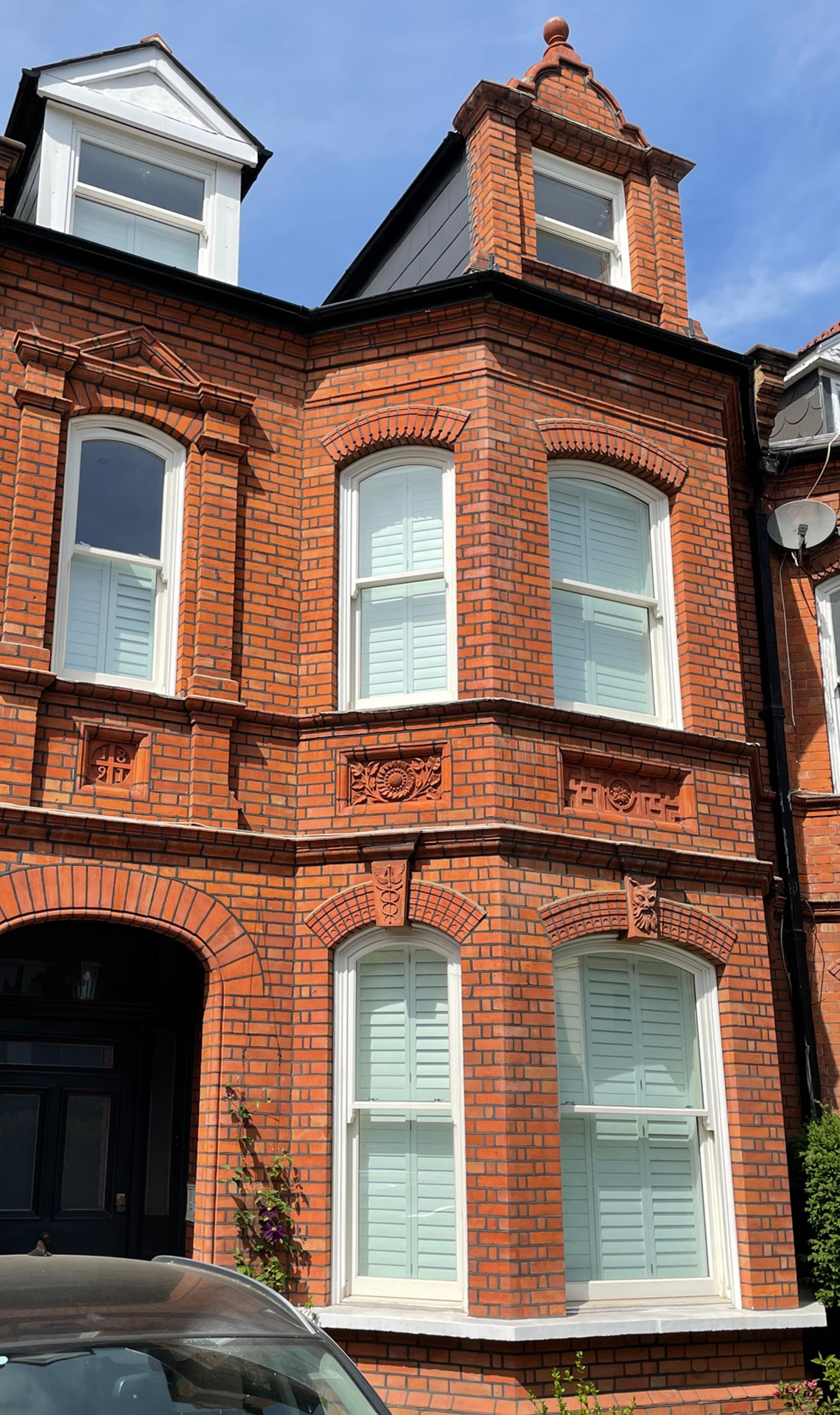 https://res.cloudinary.com/boxcleversashwindows/image/upload/v1746797497/website/images/latest-work/2025-05-semi-detached-townhouse-west-london/After_Image_1.jpg