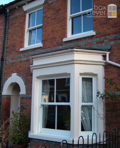 Masterframe Bygone Collection UPVC Sash Windows - 3 Part Bay with Single Vertical Bar - Oxford