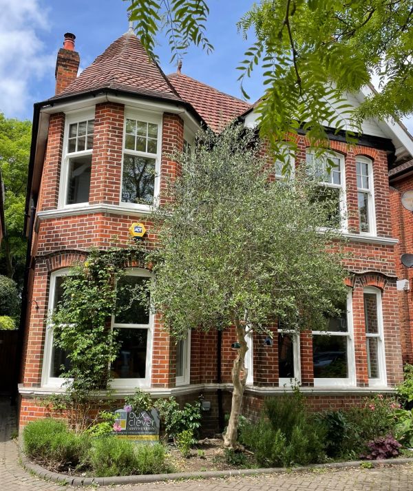 https://res.cloudinary.com/boxcleversashwindows/image/upload/w_600,c_scale/v1688929682/website/images/latest-work/2022-05-detached-edwardian-property-south-hampshire/Front_Elevation_External_2.jpg