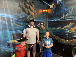 HAUNTED PIRATE SHIPWRECK 2019-4-2 1174