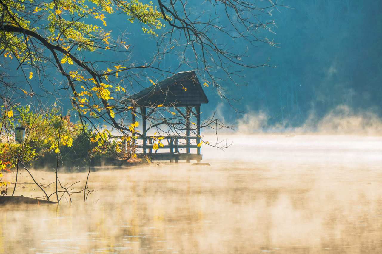 Lake Issaqueena morning fog 