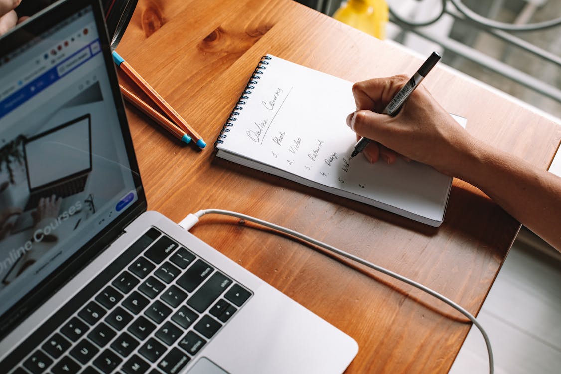 Review and comparison of low-cost PMP PDU Courses for PMP exam preparation online.