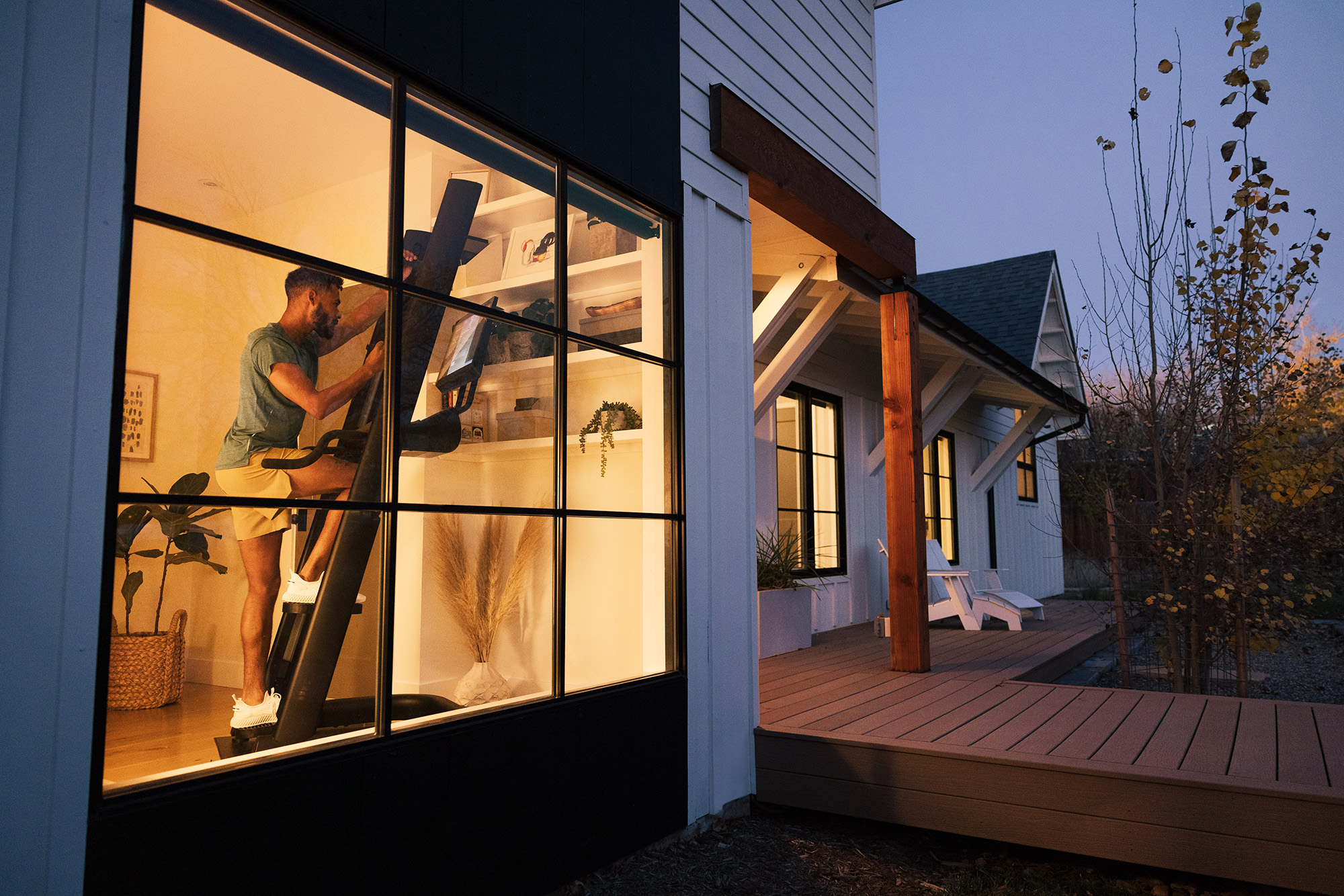clmbr_photo_model7_landscape_office_0068_web