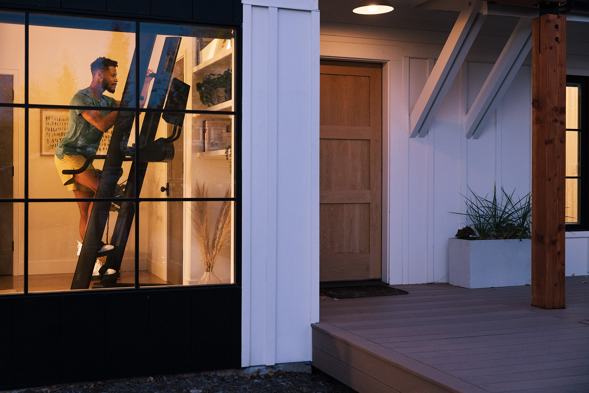 clmbr_photo_model7_landscape_office_0096_web