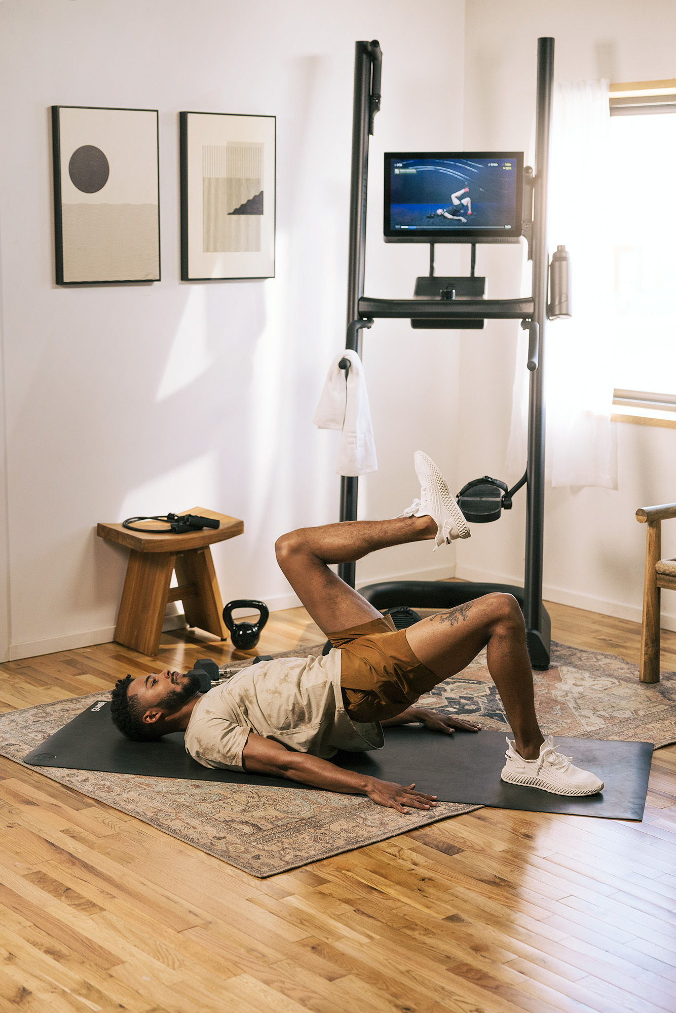 clmbr_photo_model7_portrait_bodystretch_0060_web