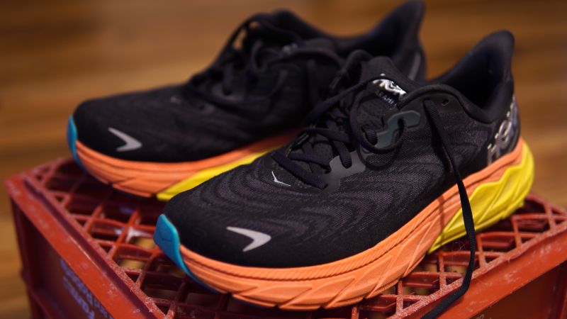 Hoka one one Arahi 6 running shoes