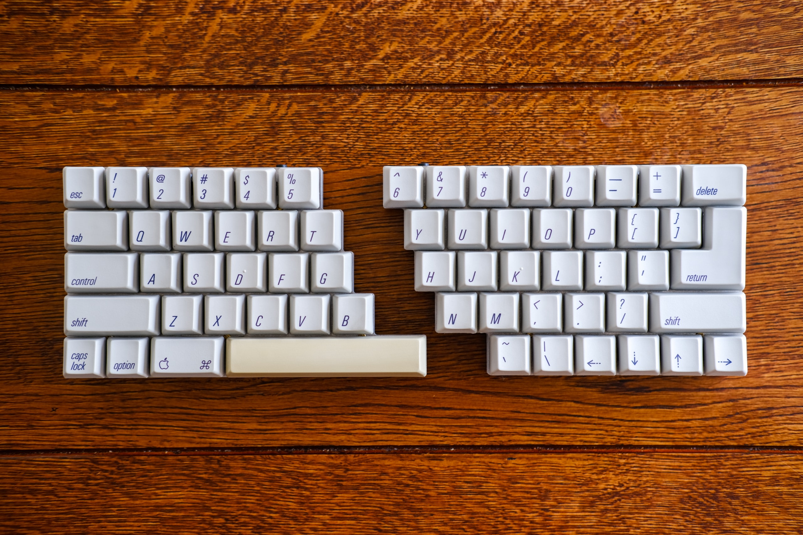 Split ASK v1 (Split 60% Apple Standard Keyboard)