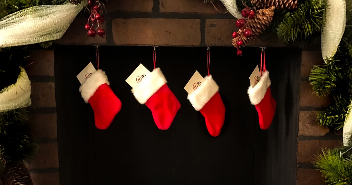 Boring Holiday Gifts to Avoid (and What to Give Instead!) header image