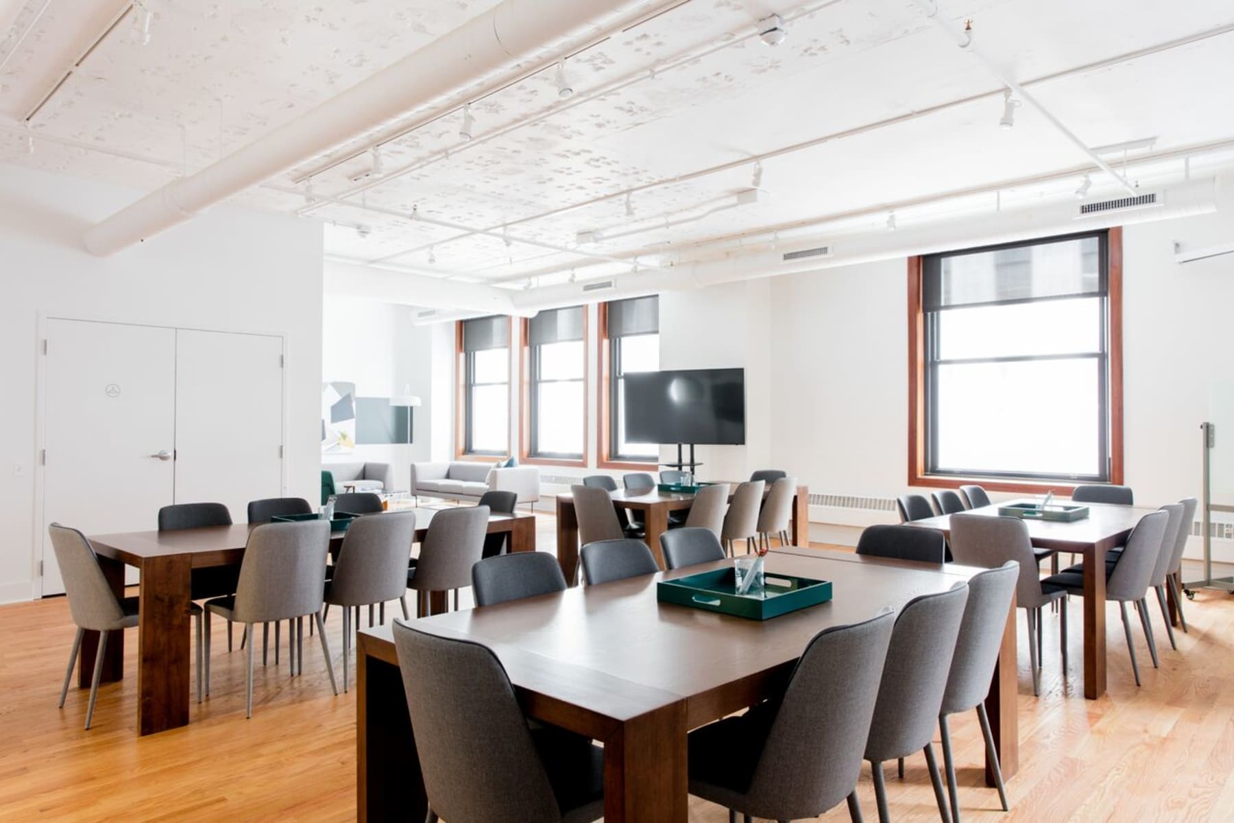 954 W Washington Blvd 4th Floor Suite 402