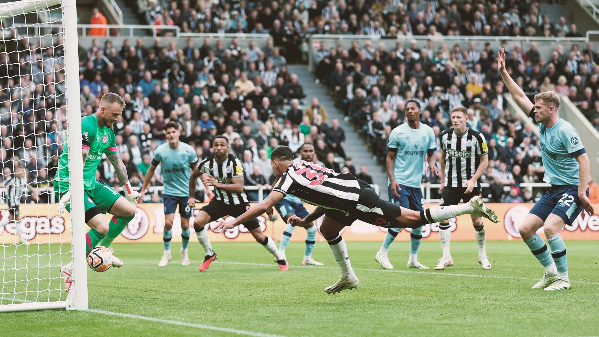 Mark Flekken save - first half - Newcastle United v Brentford