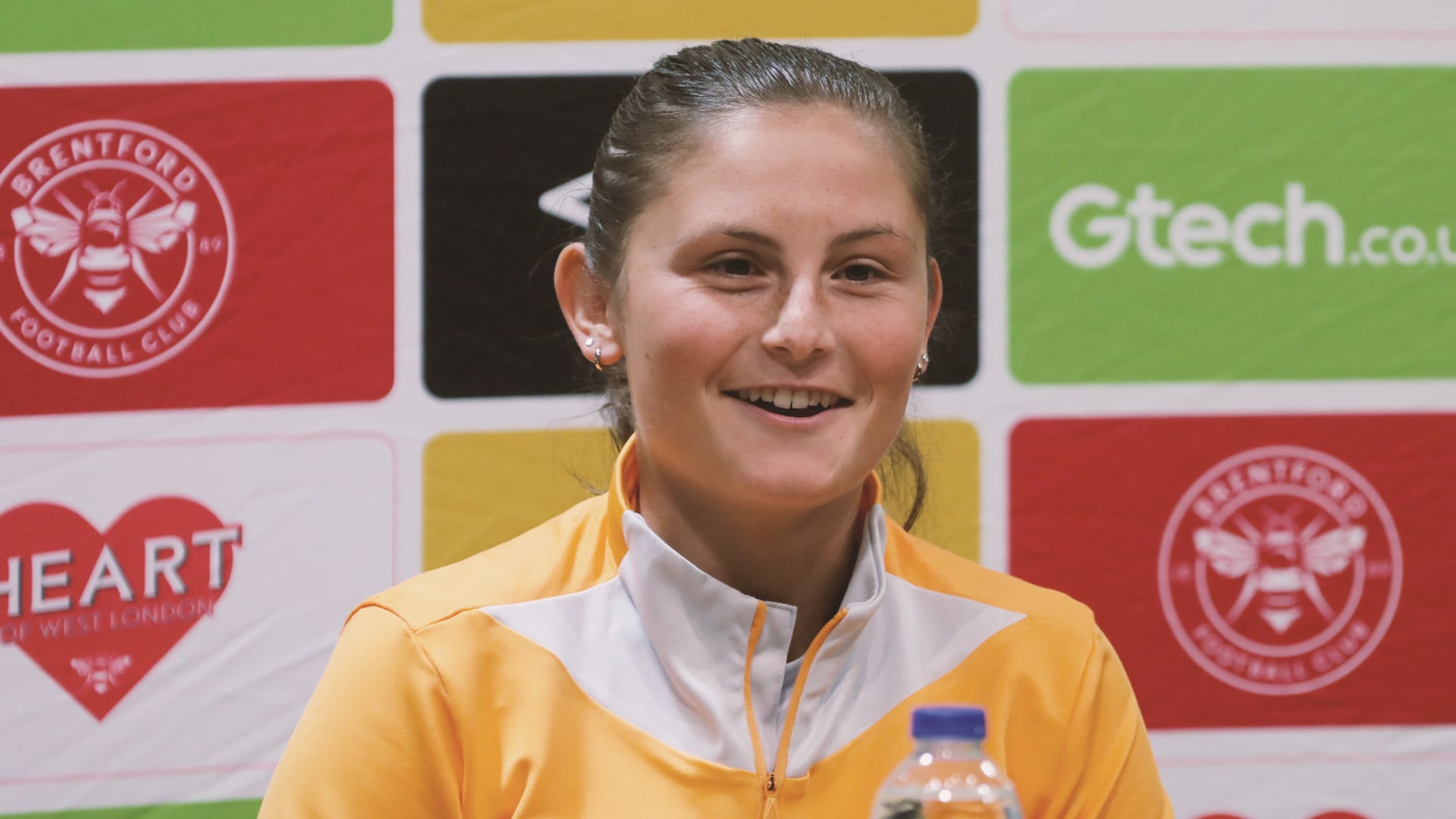 Mollie Holmes presser