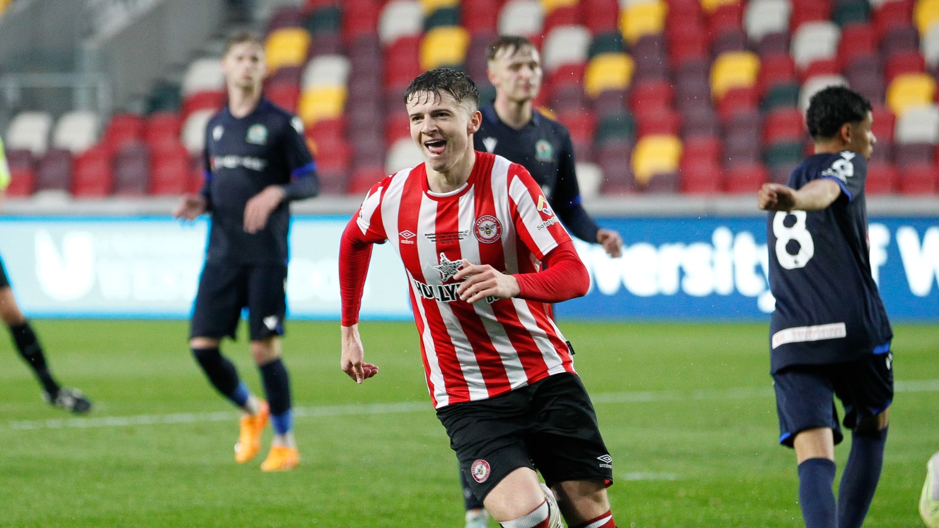 Brentford B celebrate 1-0