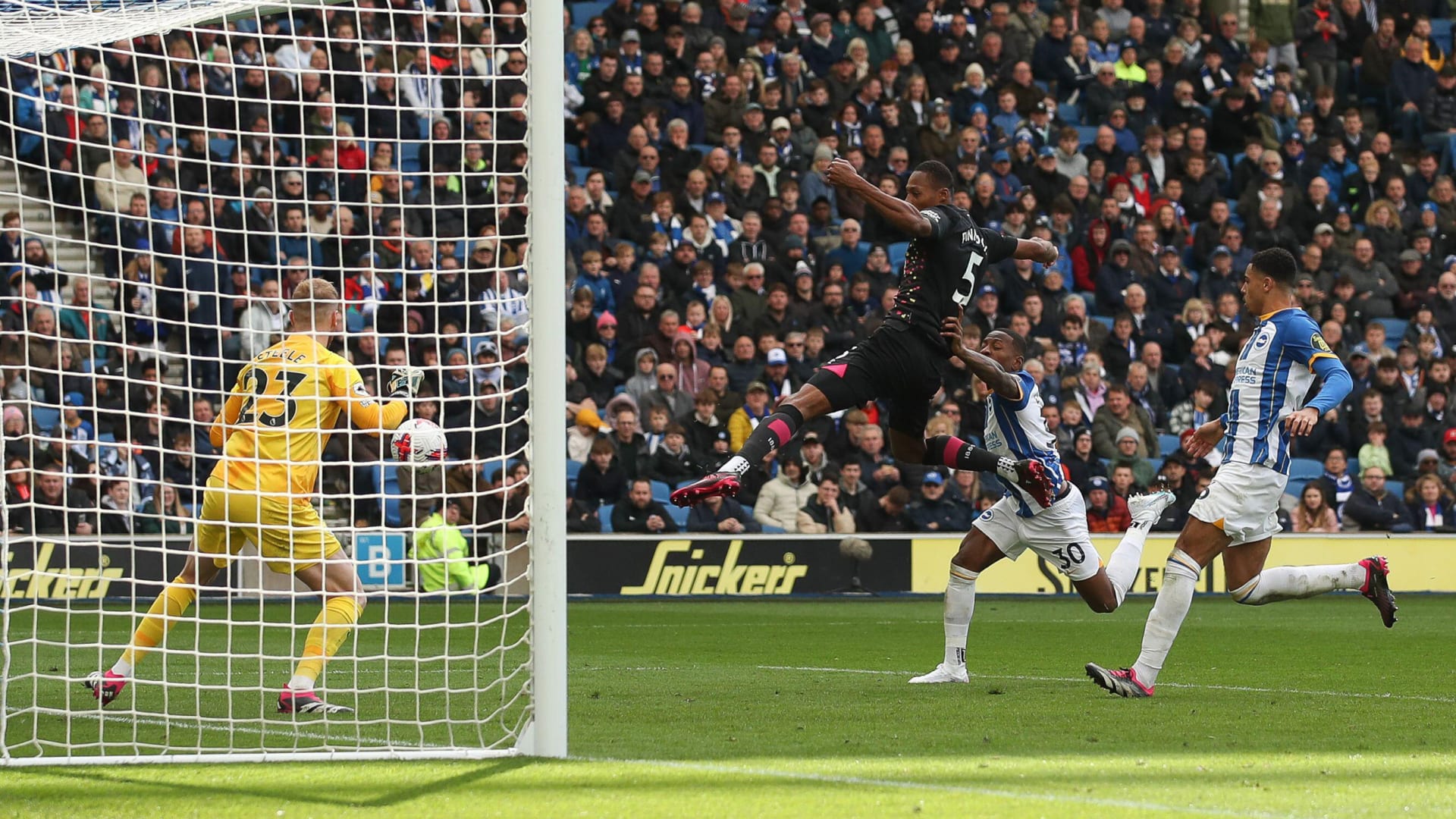 Pinnock goal v Brighton (report embed)