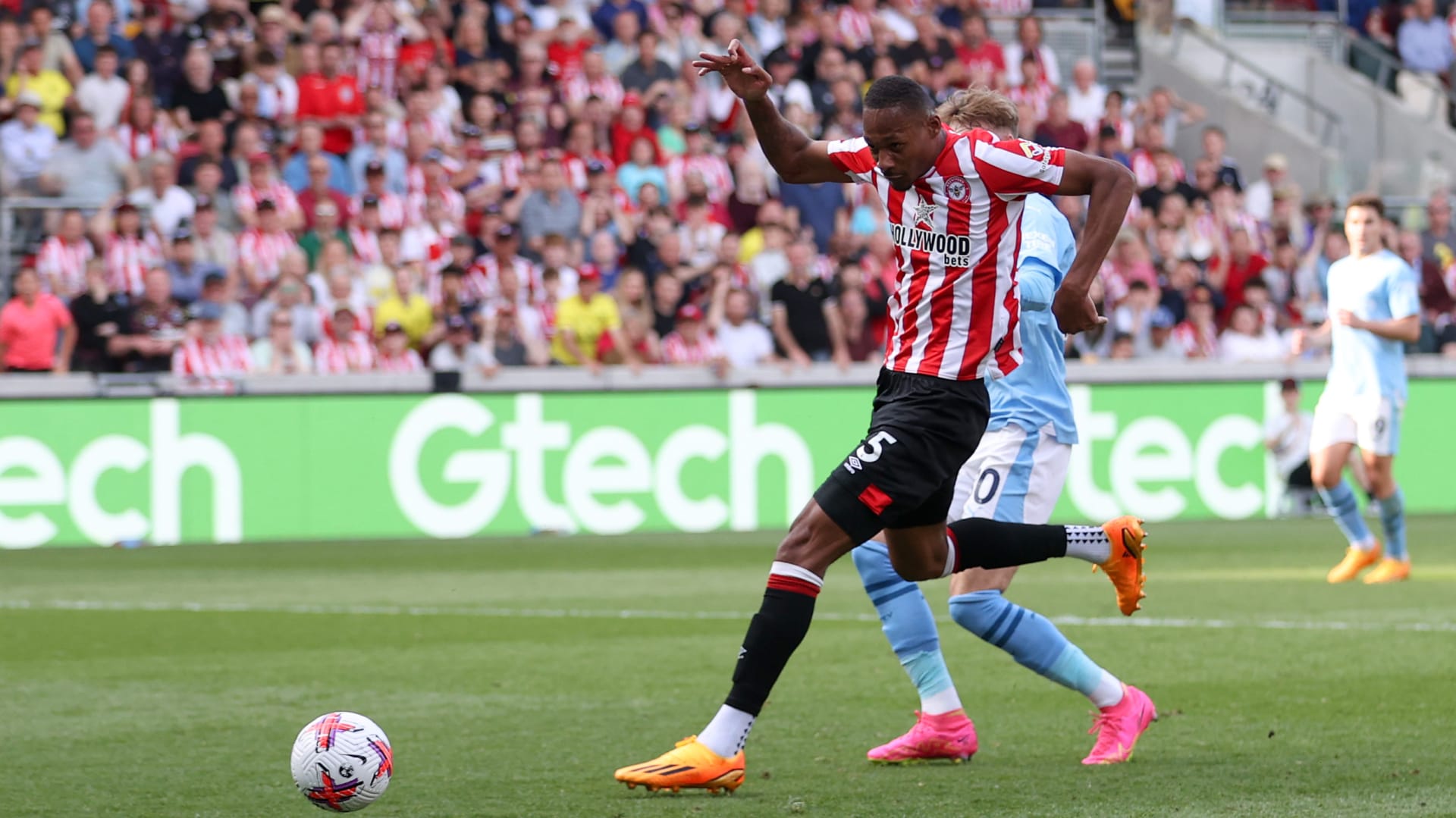 Ethan Pinnock goal v Man City (report embed - second half)
