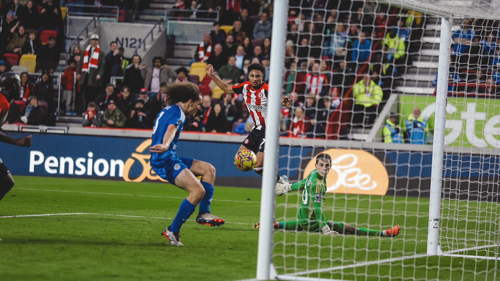 Schade second goal v Leicester