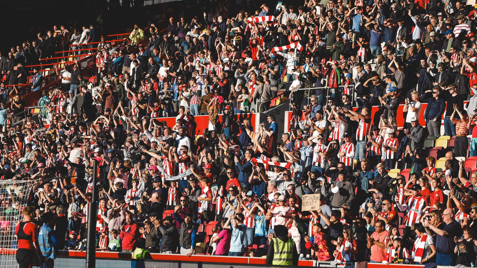 PL Matchday Experience Survey 2025-25, Fans, Crowd, Crowd shot