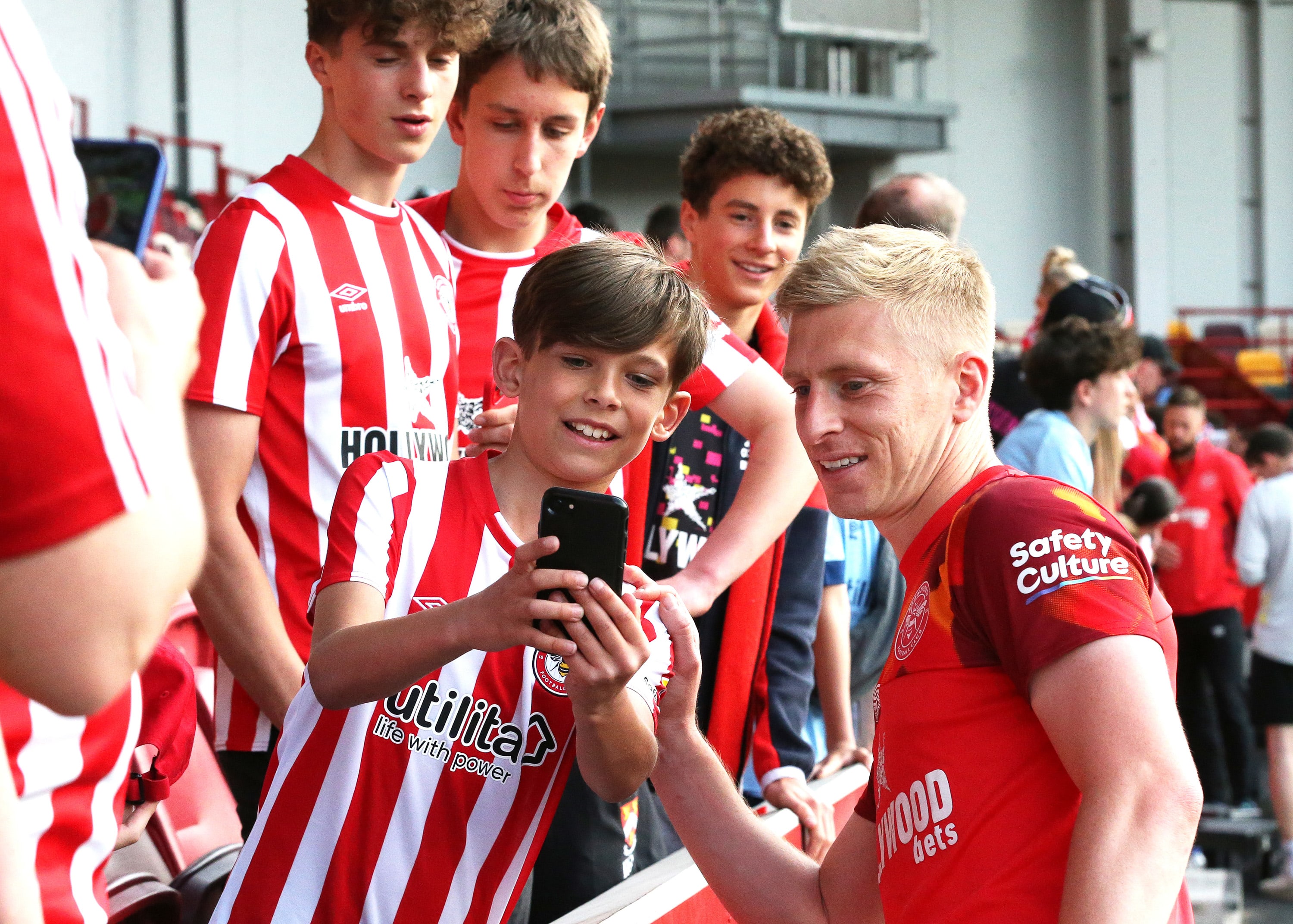 Ben_Mee_Fans_Man_CIty
