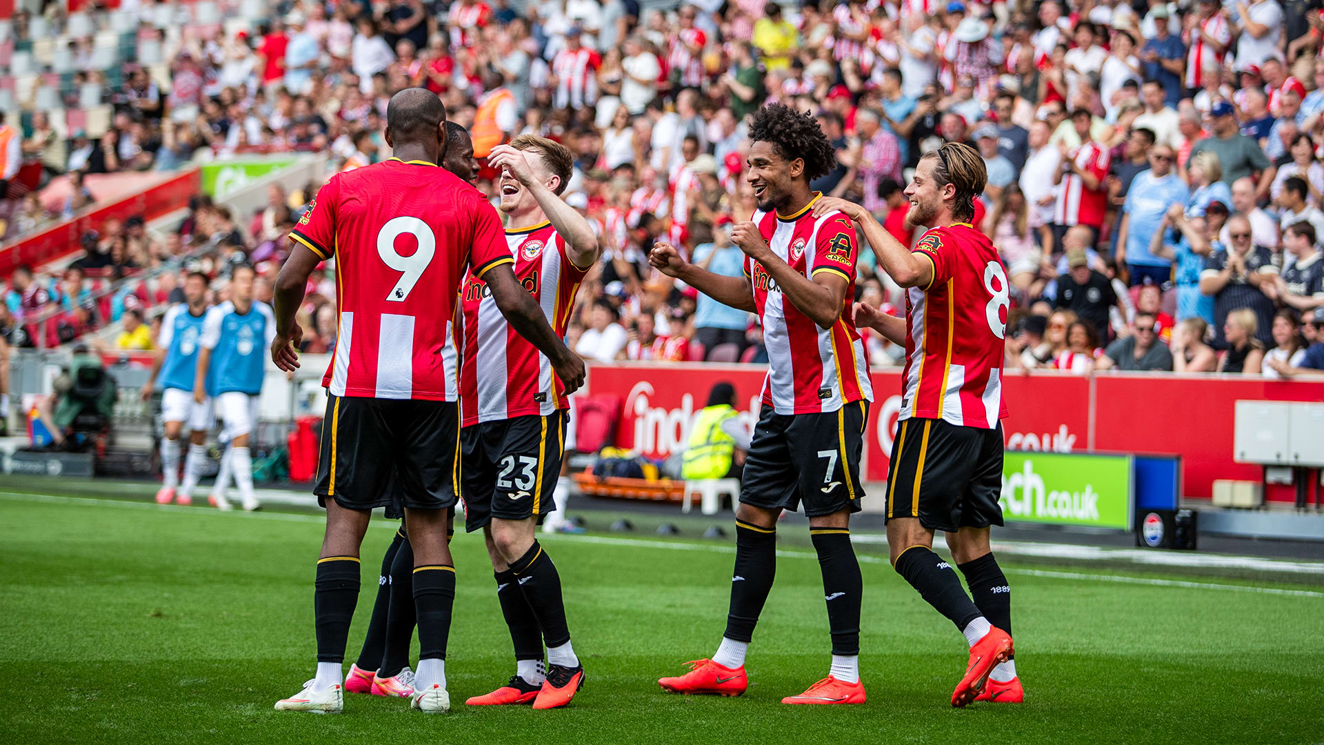 Brentford cele v Frankfurt