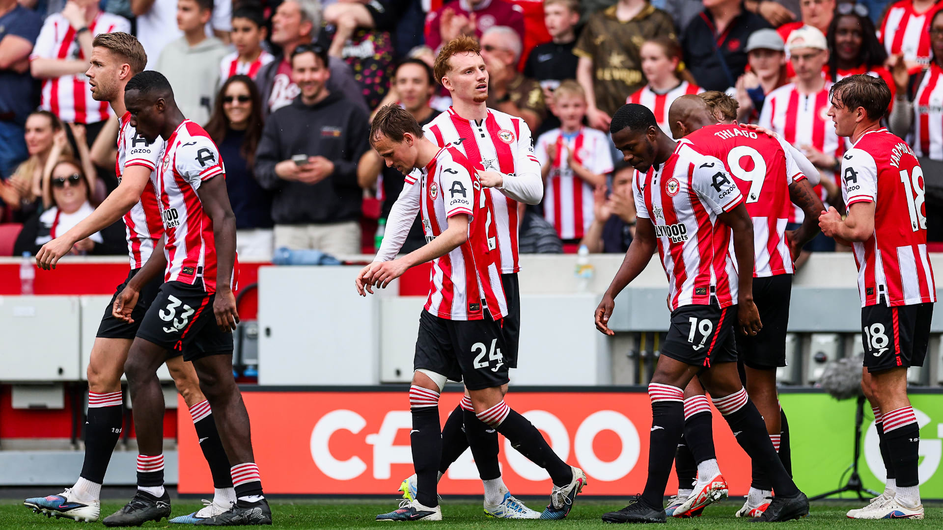 Brentford celebration v West Ham