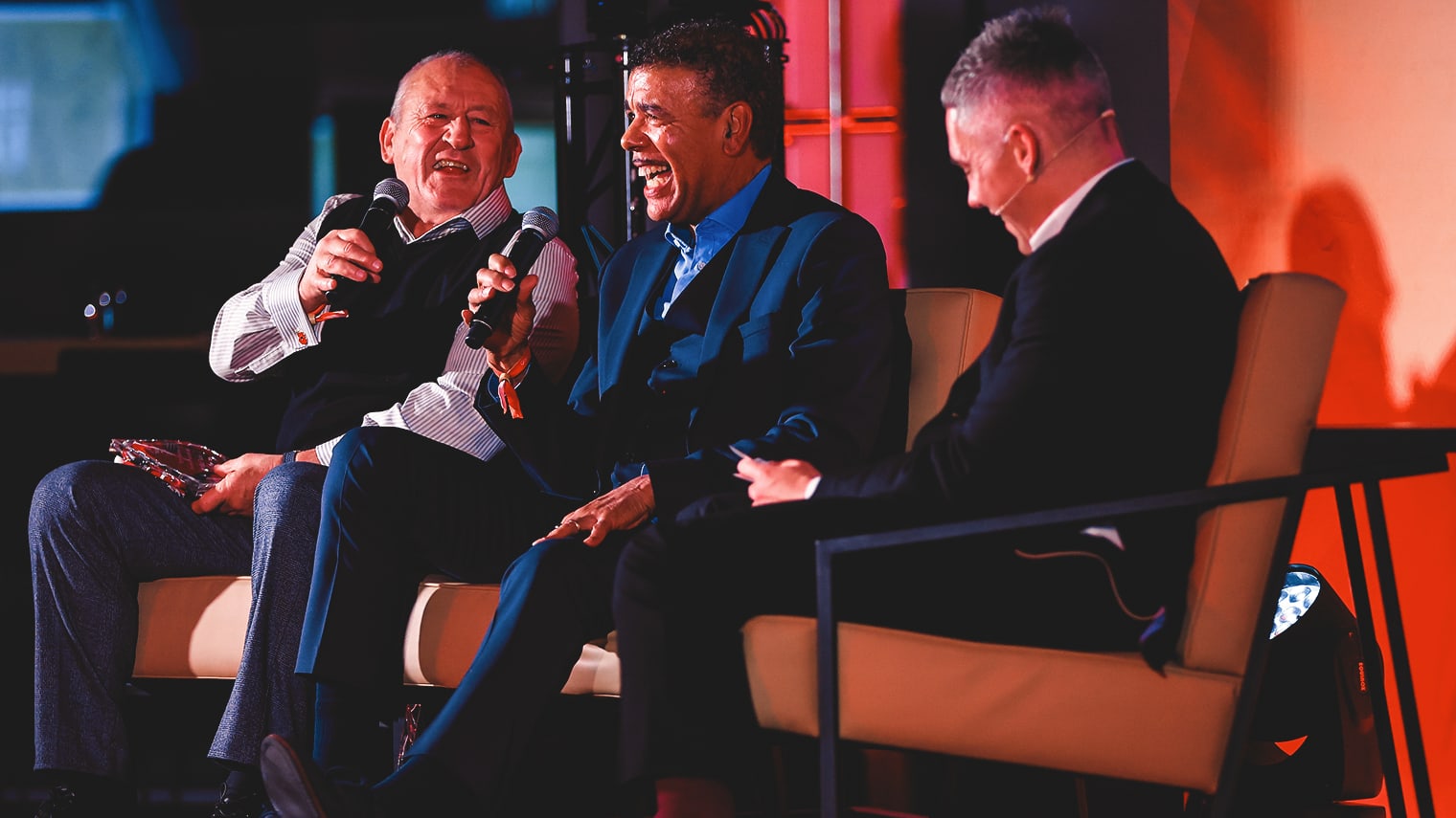 Chris_Kamara_Terry_stage_akoabo