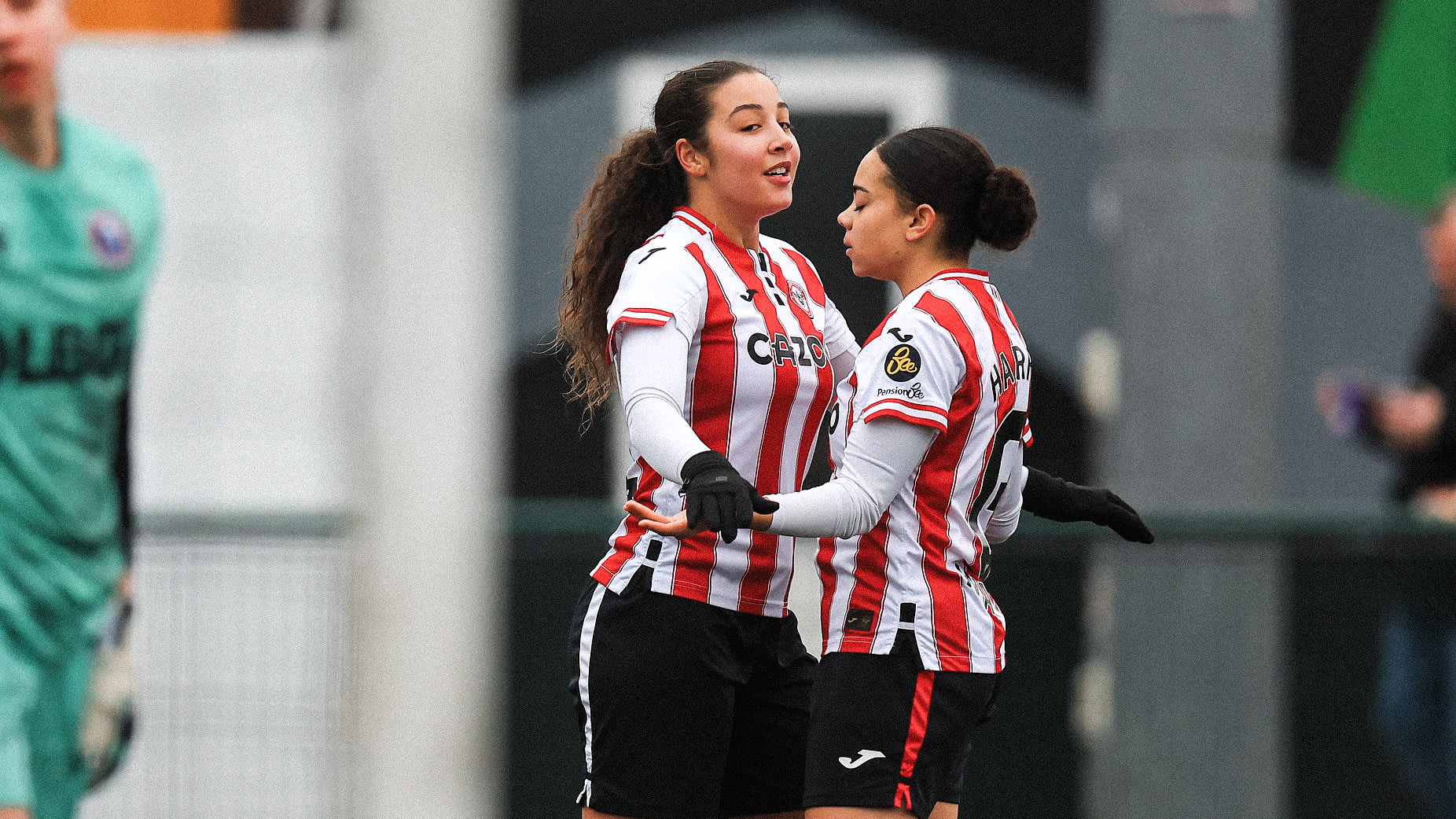 Cloe_O_Brien_goal_v_Dorking_H_t1ixrq