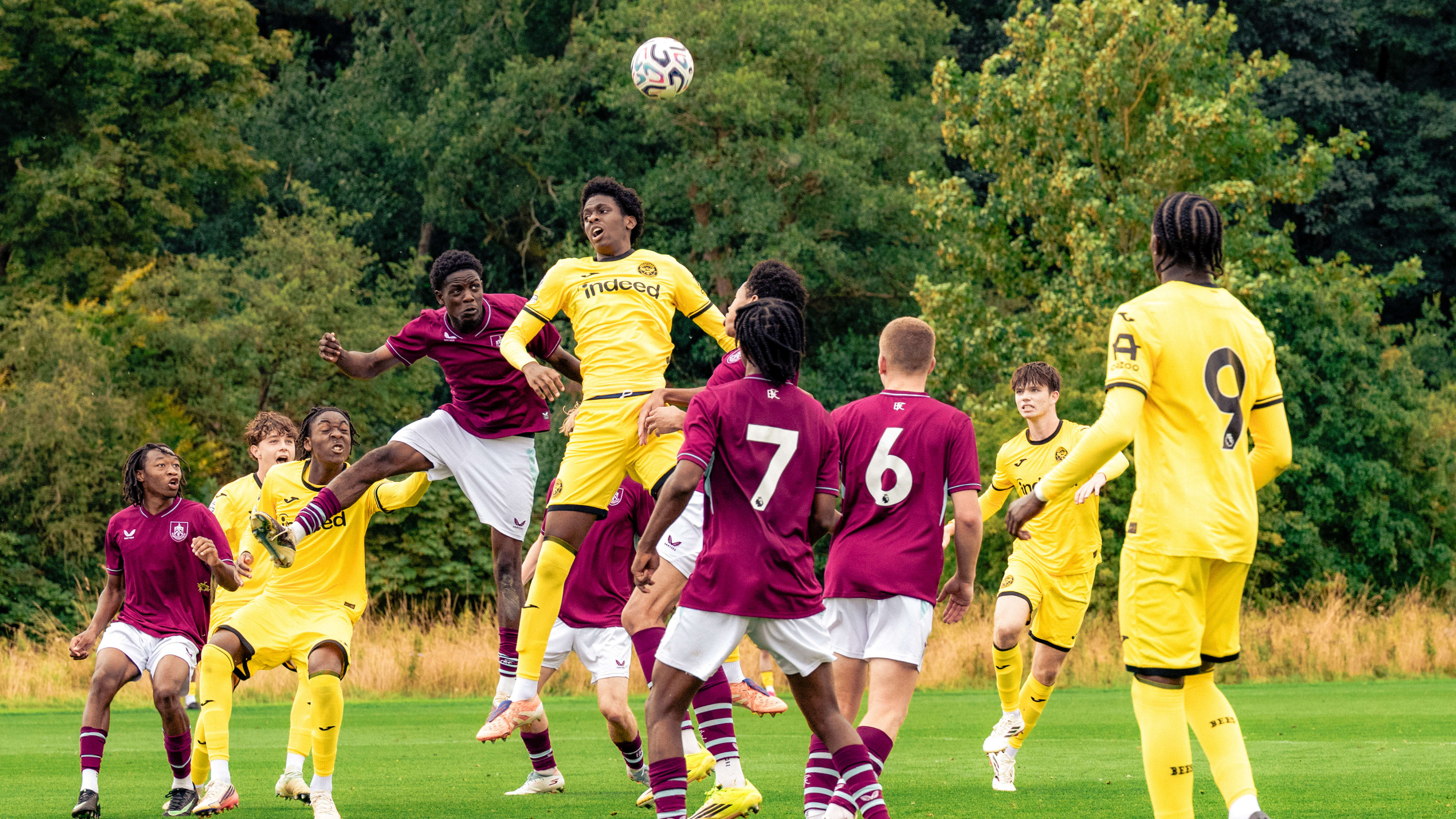 Corner_v_Burnley_U18_PL_Cup_favo8w