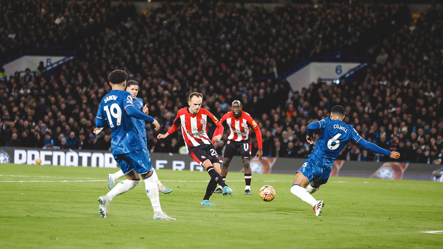 Damsgaard_shot_v_Chelsea_r3r0oq