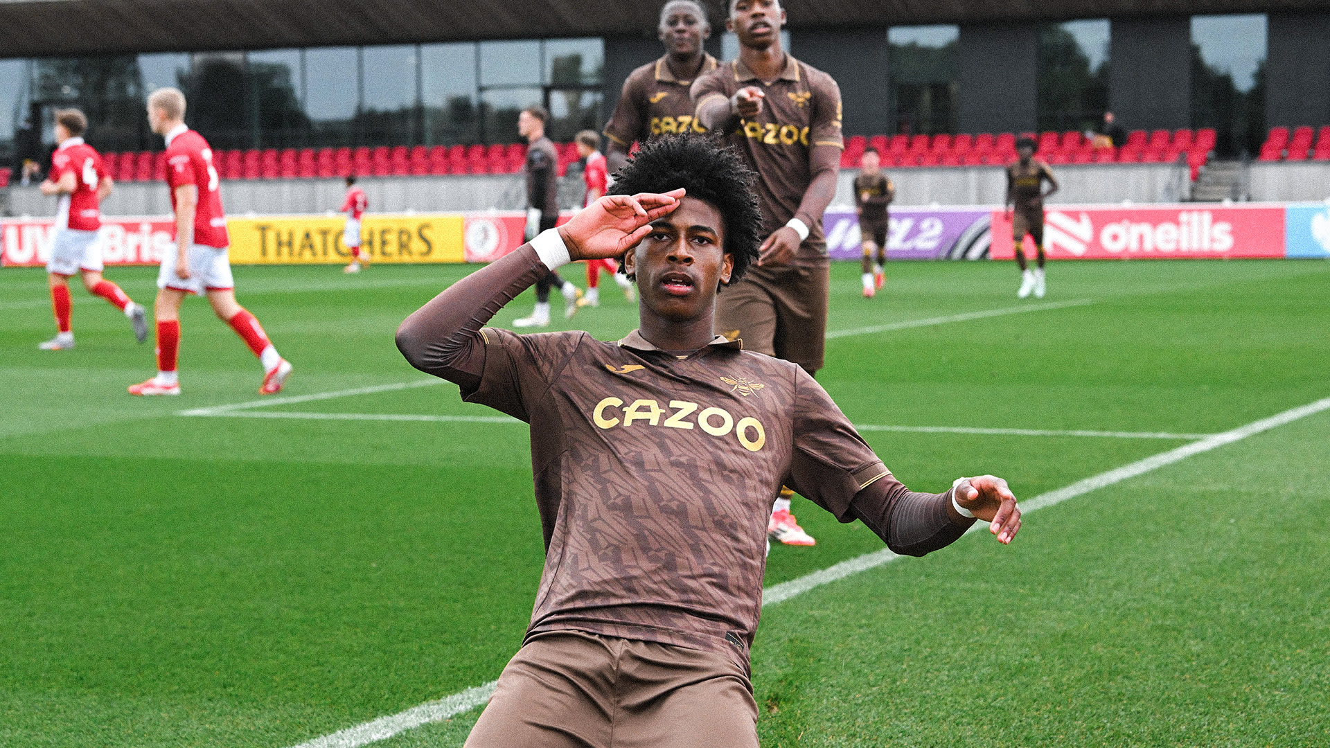 Domerio_Bobb-Semple_HERO_v_Bristol_City_a_llv3ig
