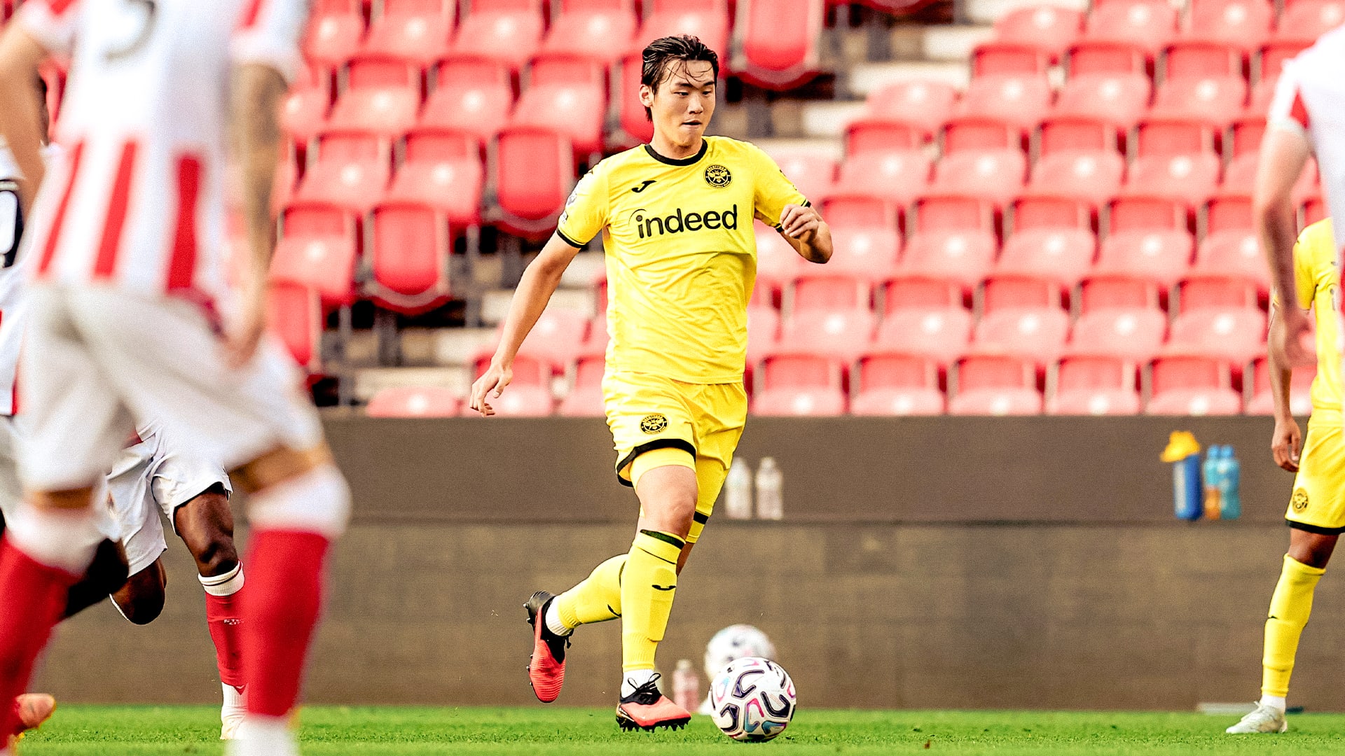 Ji-soo_Kim_v_Stoke_City_ffgm8o