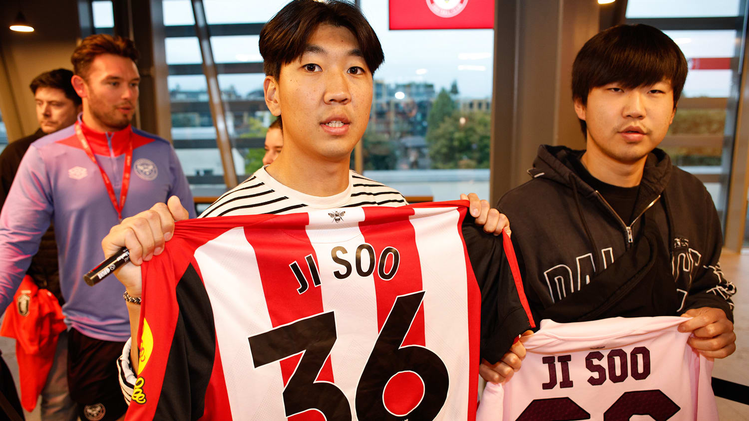 JiSooCarousel-5_r4qoez