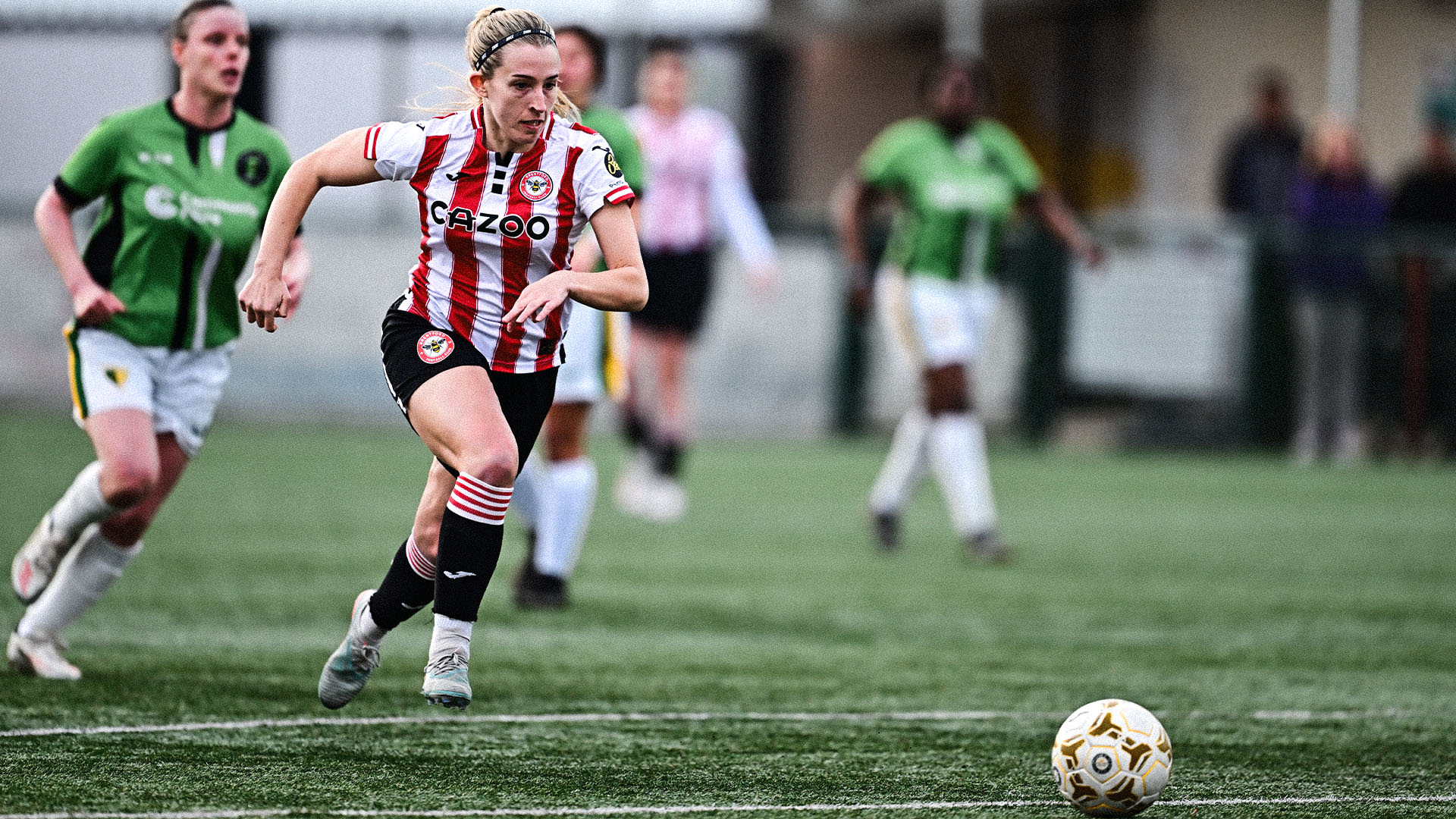 Leah_Robertson_v_Holmesdale_Keets_sh9u5o