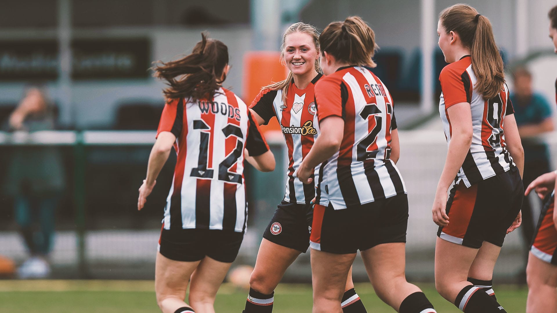Lucy_Potter_goal_v_Leatherhead_t0mo2o