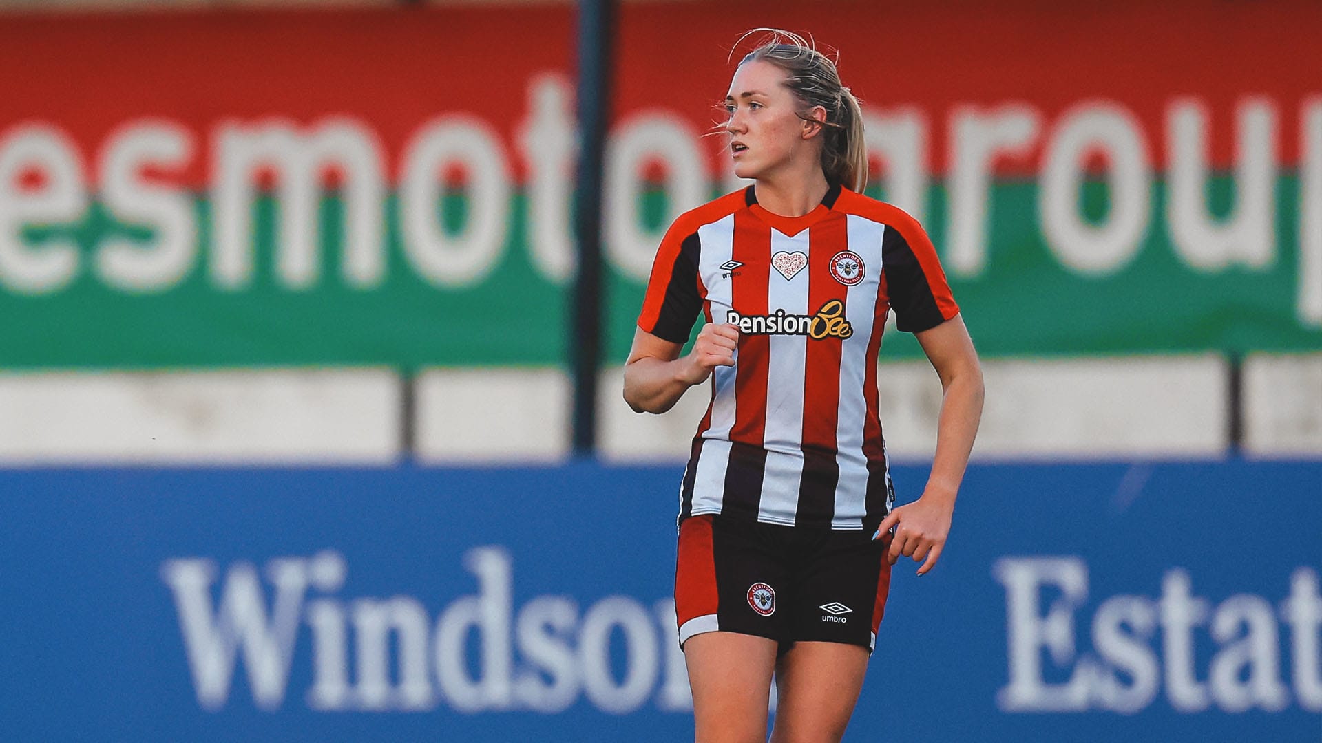 Lucy_Potter_v_Denham_United_Ladies_m8wezc