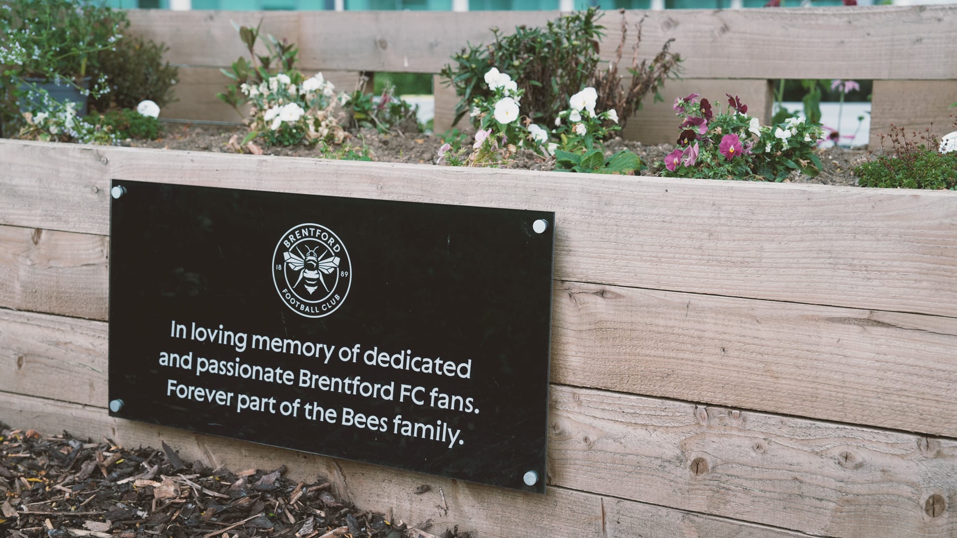 Memorial_wlewy3