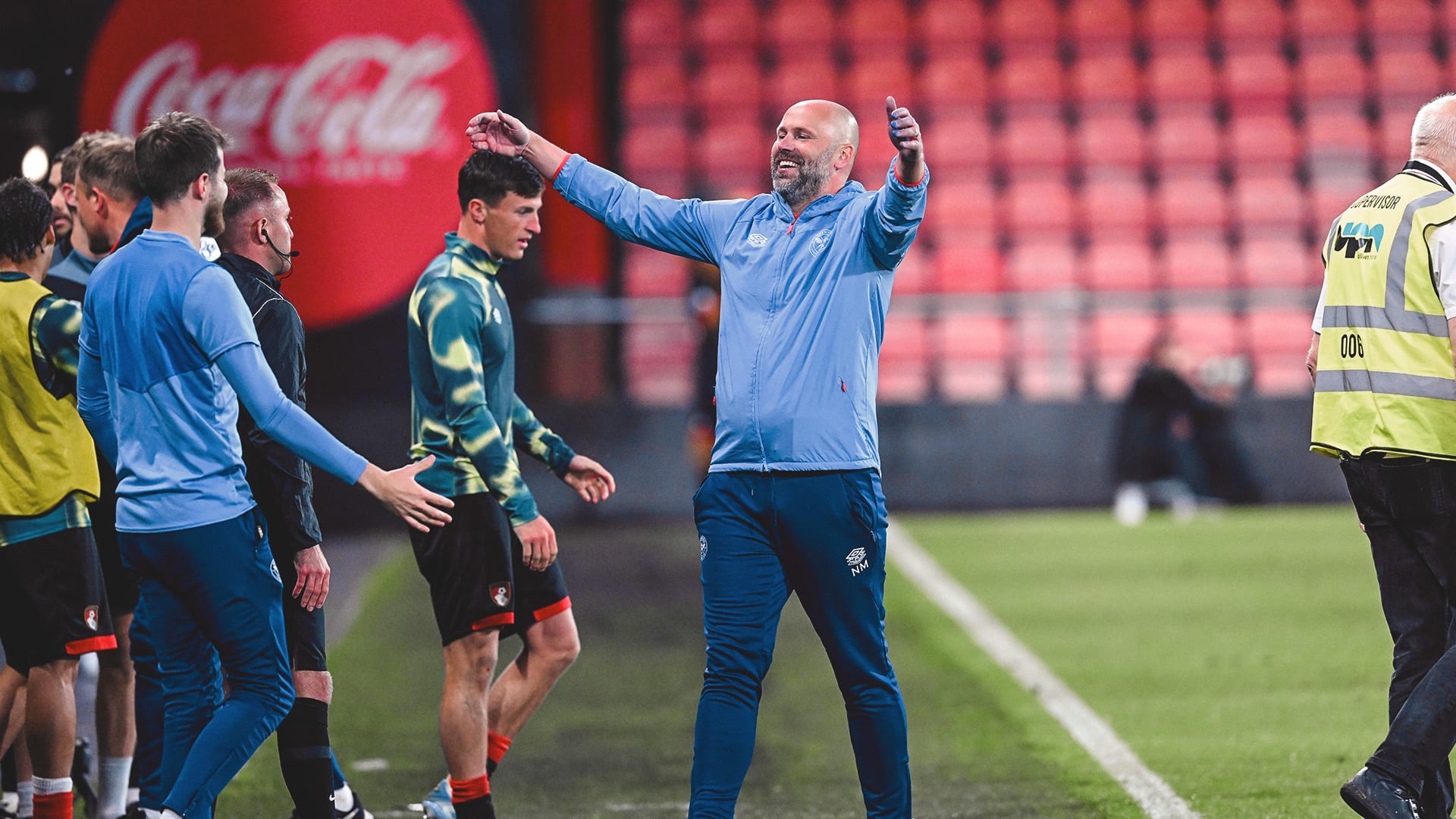 Neil_MacFarlane_v_Bournemouth_bsvkou